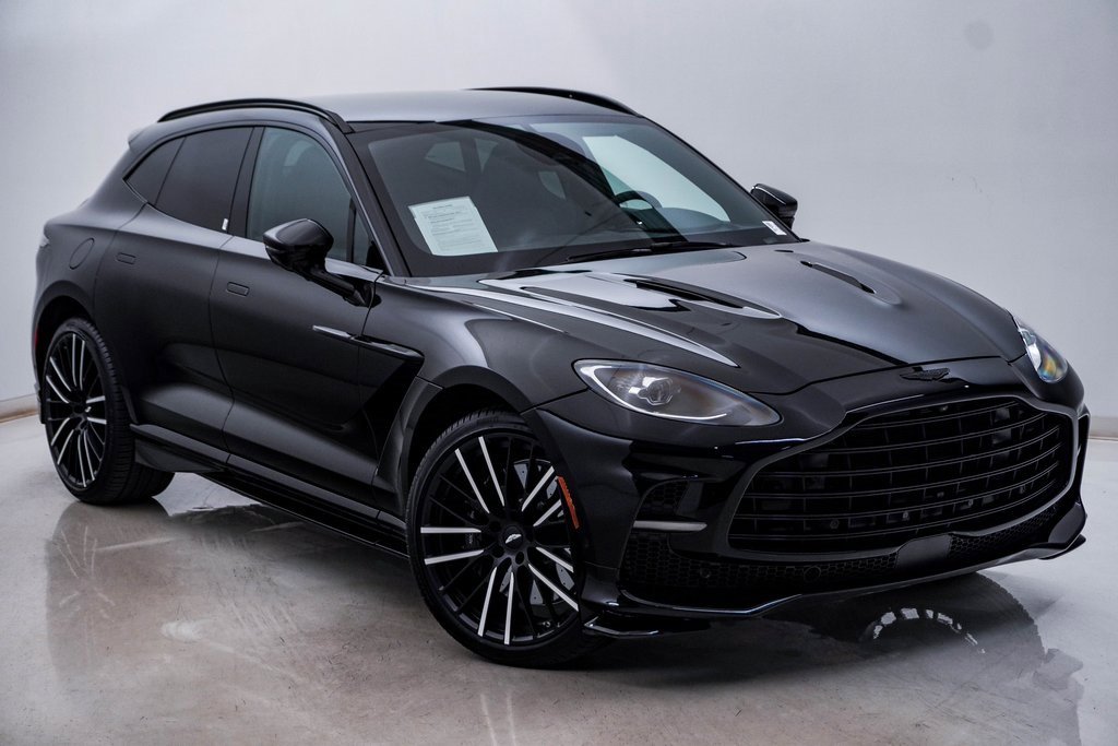 Used 2025 Aston Martin DBX 707 image 3