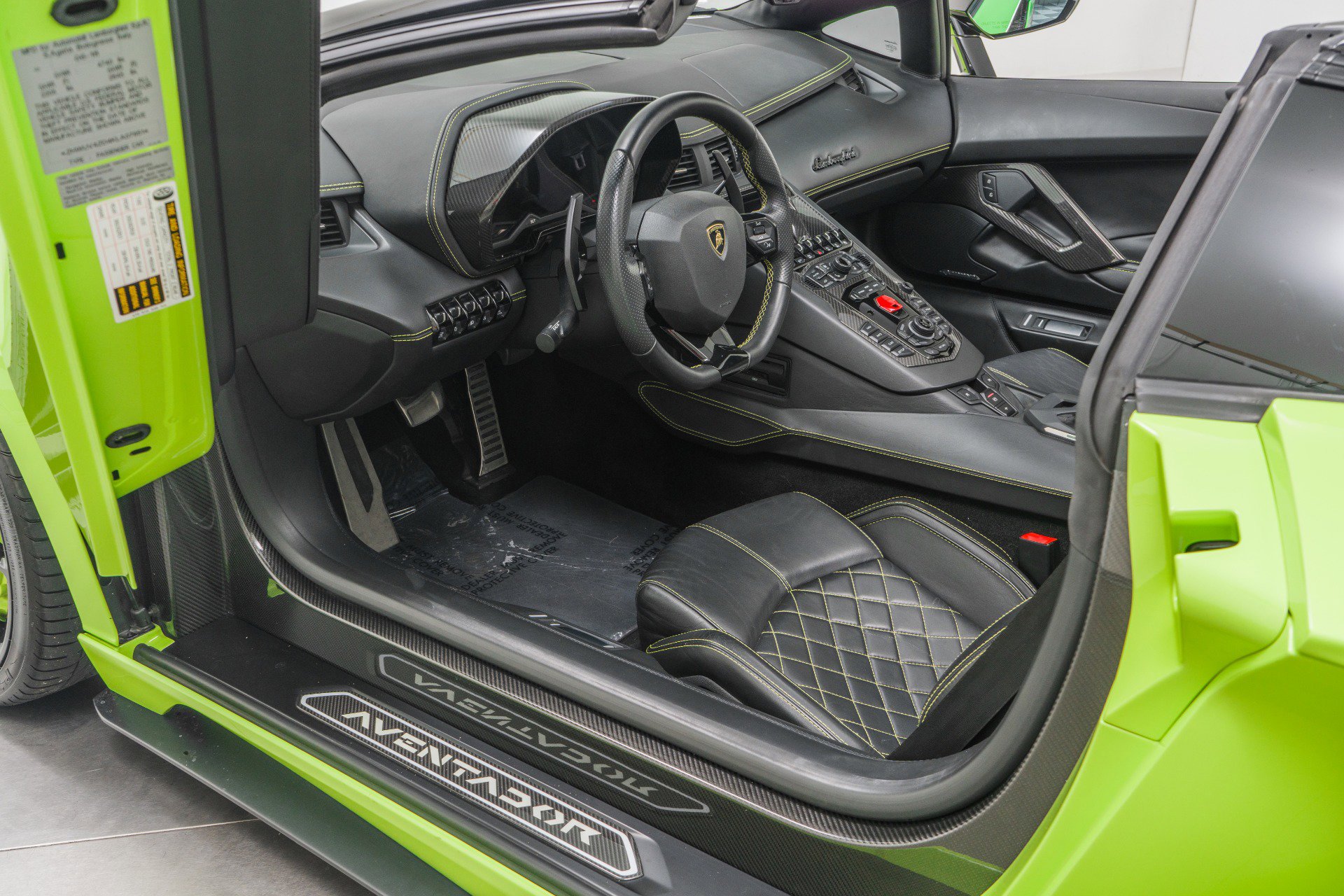 Used 2019 Lamborghini Aventador S image 22