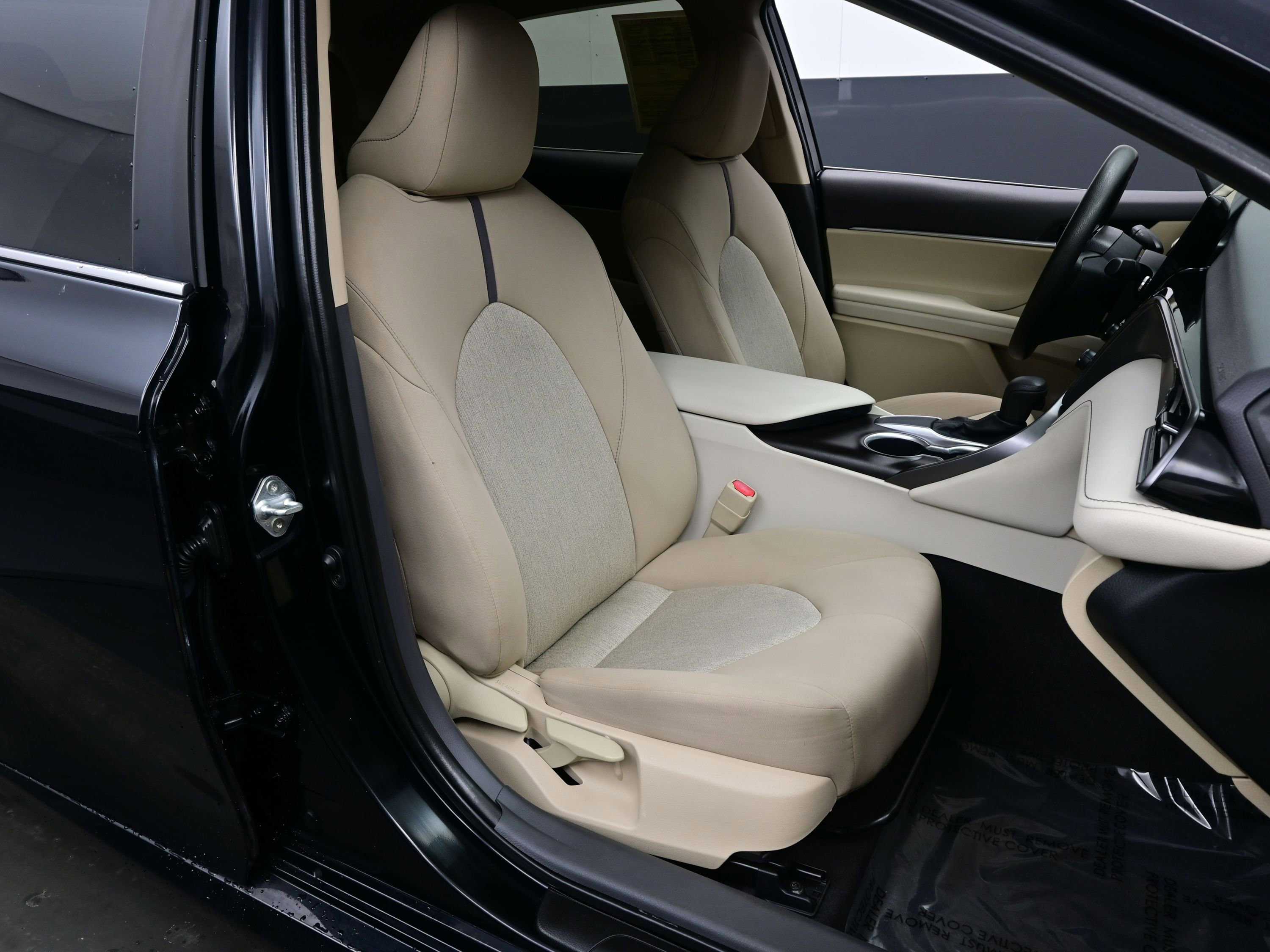 Used 2021 Toyota Camry LE image 13