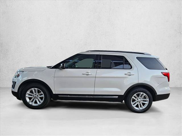 Used 2016 Ford Explorer XLT w/ Equipment Group 202A FWD image 8