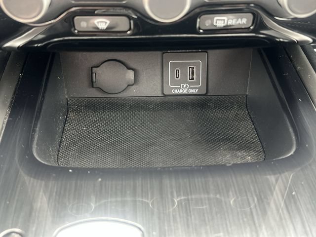 Used 2019 Nissan Pathfinder SV AWD/4WD image 23