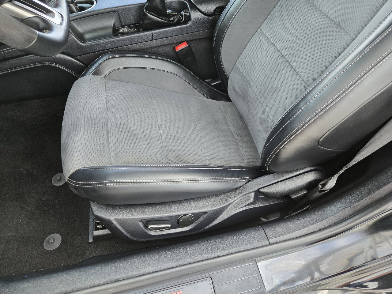 Used 2019 Ford Mustang Shelby GT350 w/ Technology Package image 16