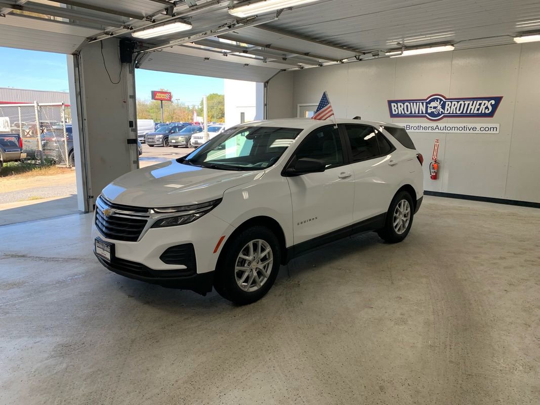 Used 2022 Chevrolet Equinox LS w/ LS Convenience Package image 1