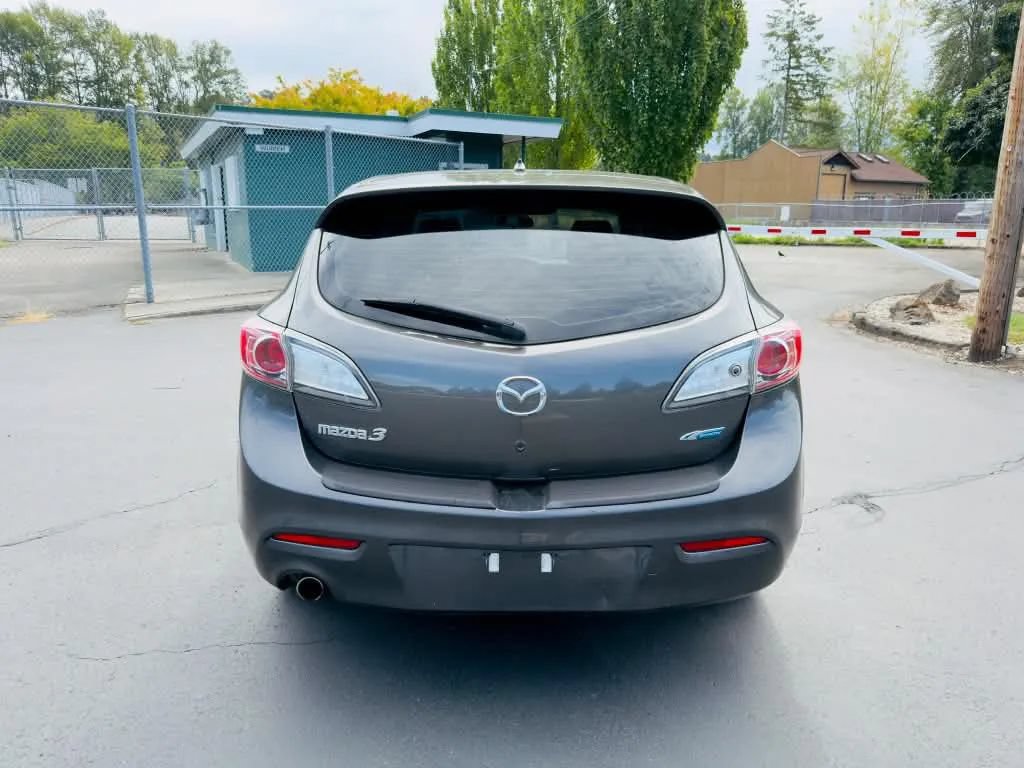 Used 2013 MAZDA MAZDA3 i Touring FWD image 4