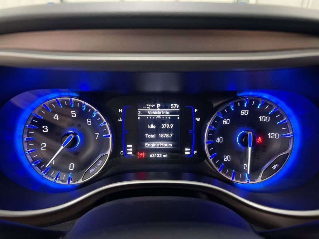 Used 2023 Chrysler Voyager LX image 12