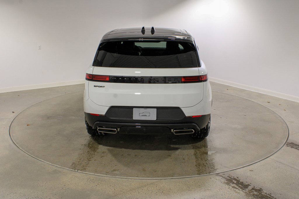 New 2025 Land Rover Range Rover Sport SE image 4