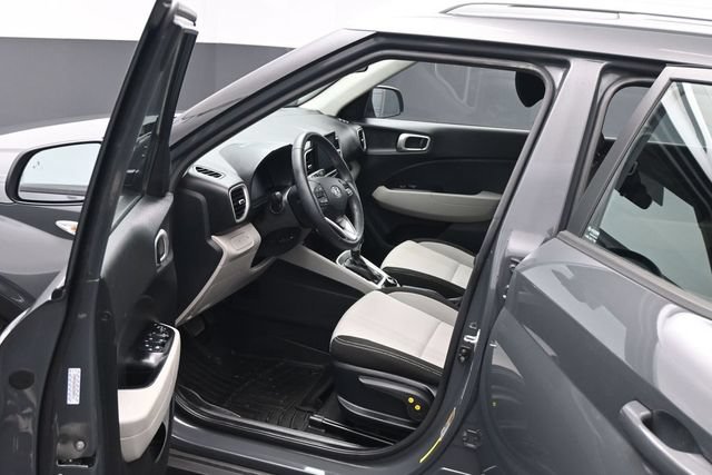 Used 2024 Hyundai Venue SEL FWD image 19