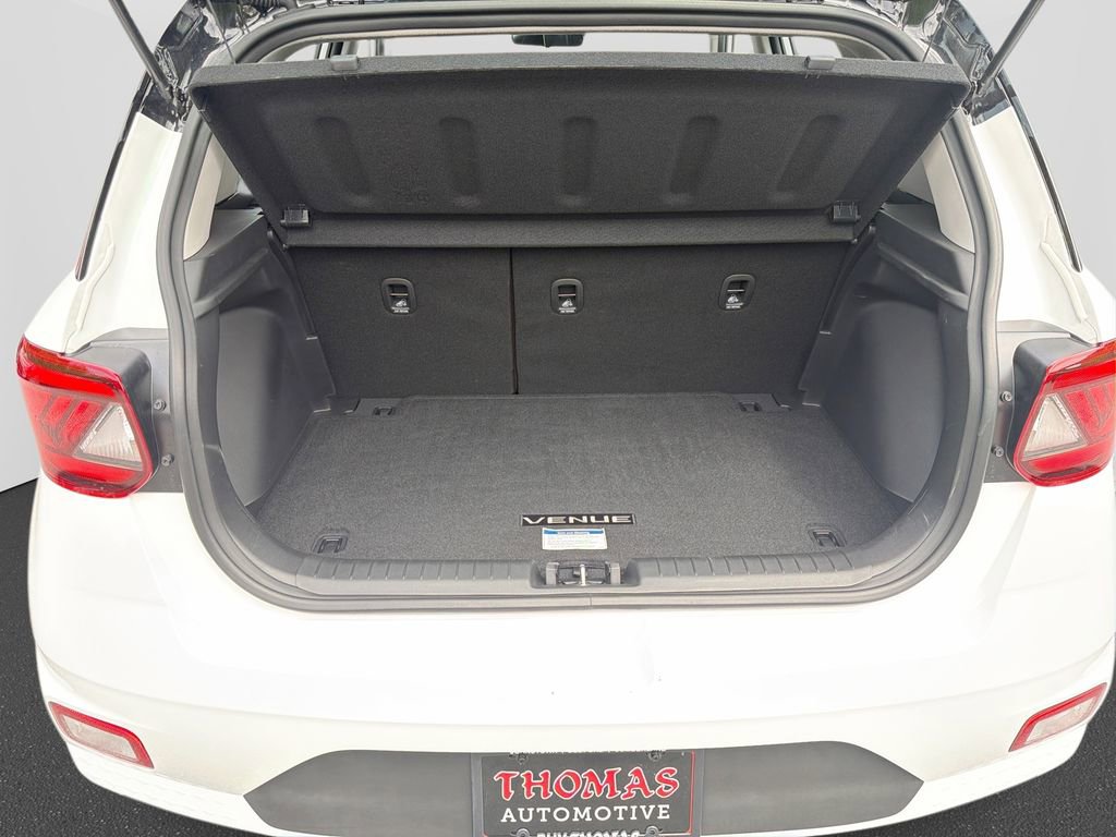 Certified 2026 Hyundai Venue SEL FWD image 32
