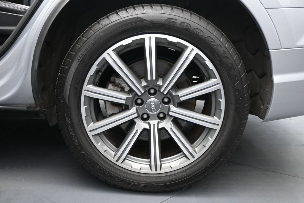 Used 2017 Audi Q7 3.0T Premium Plus w/ Premium Plus Package AWD/4WD image 26