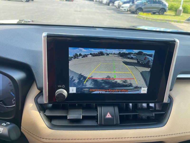 Used 2024 Toyota RAV4 LE AWD/4WD image 29