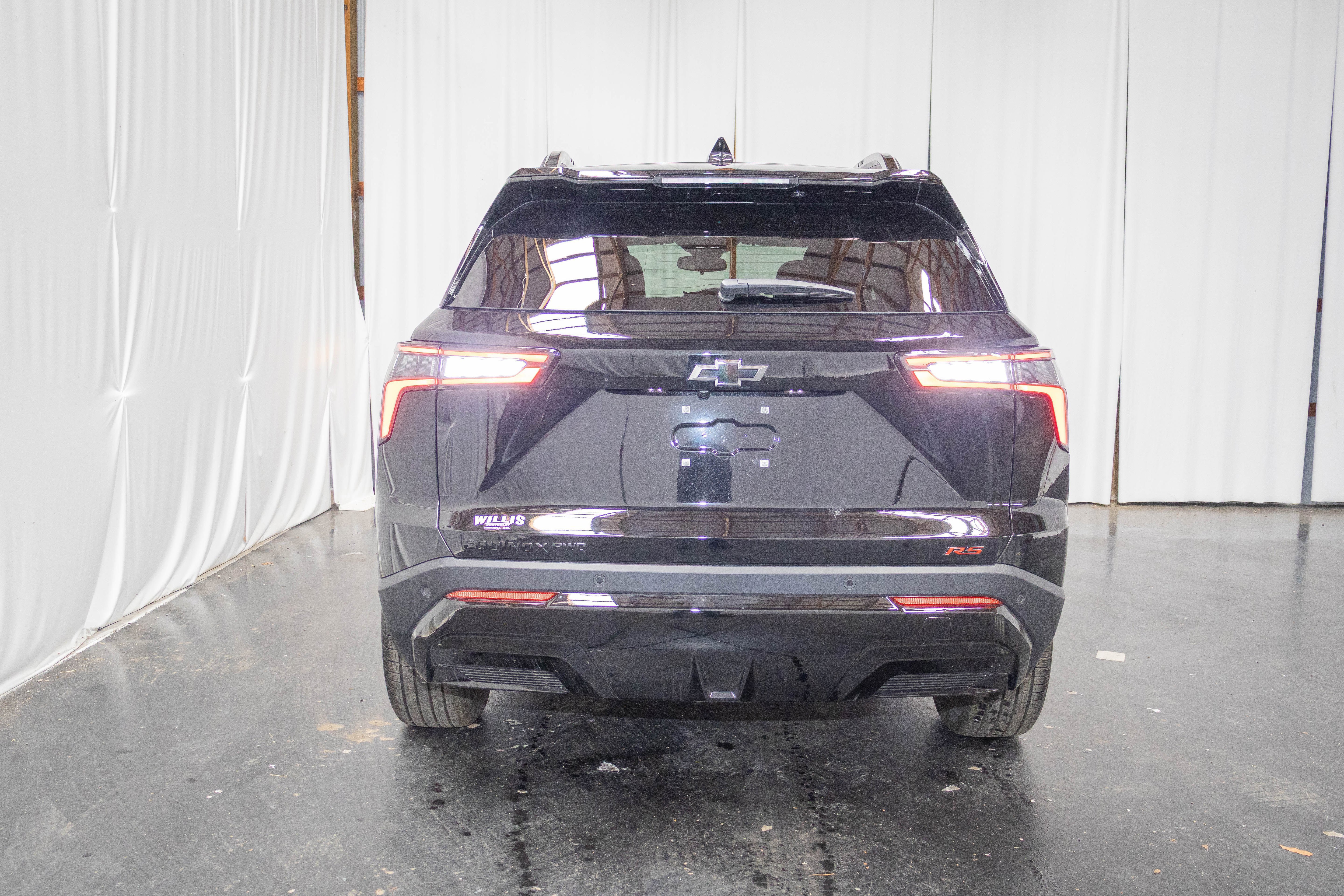 New 2026 Chevrolet Equinox RS w/ Convenience Package III AWD/4WD image 3