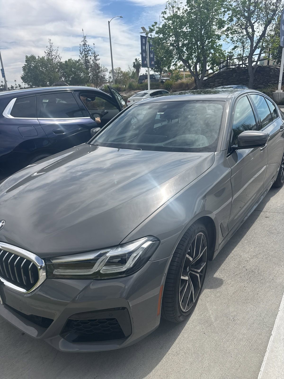 Used 2021 BMW 530i w/ Executive Package image 3