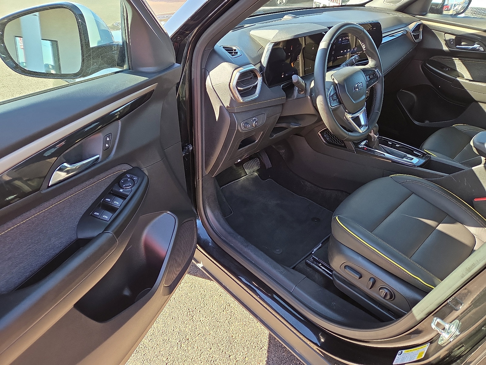 Used 2025 Chevrolet TrailBlazer ACTIV image 10