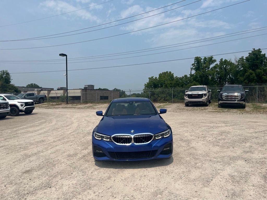 Used 2022 BMW 330i xDrive Sedan w/ M Sport Package AWD/4WD image 3