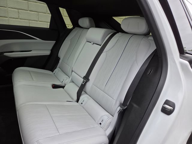 Used 2024 Cadillac Lyriq Luxury AWD/4WD image 37