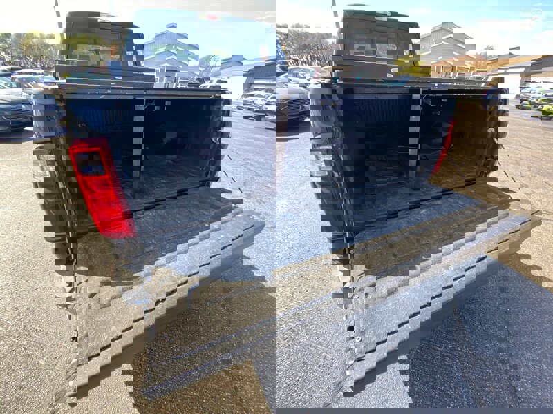 Used 2010 Ford F250 Lariat image 19