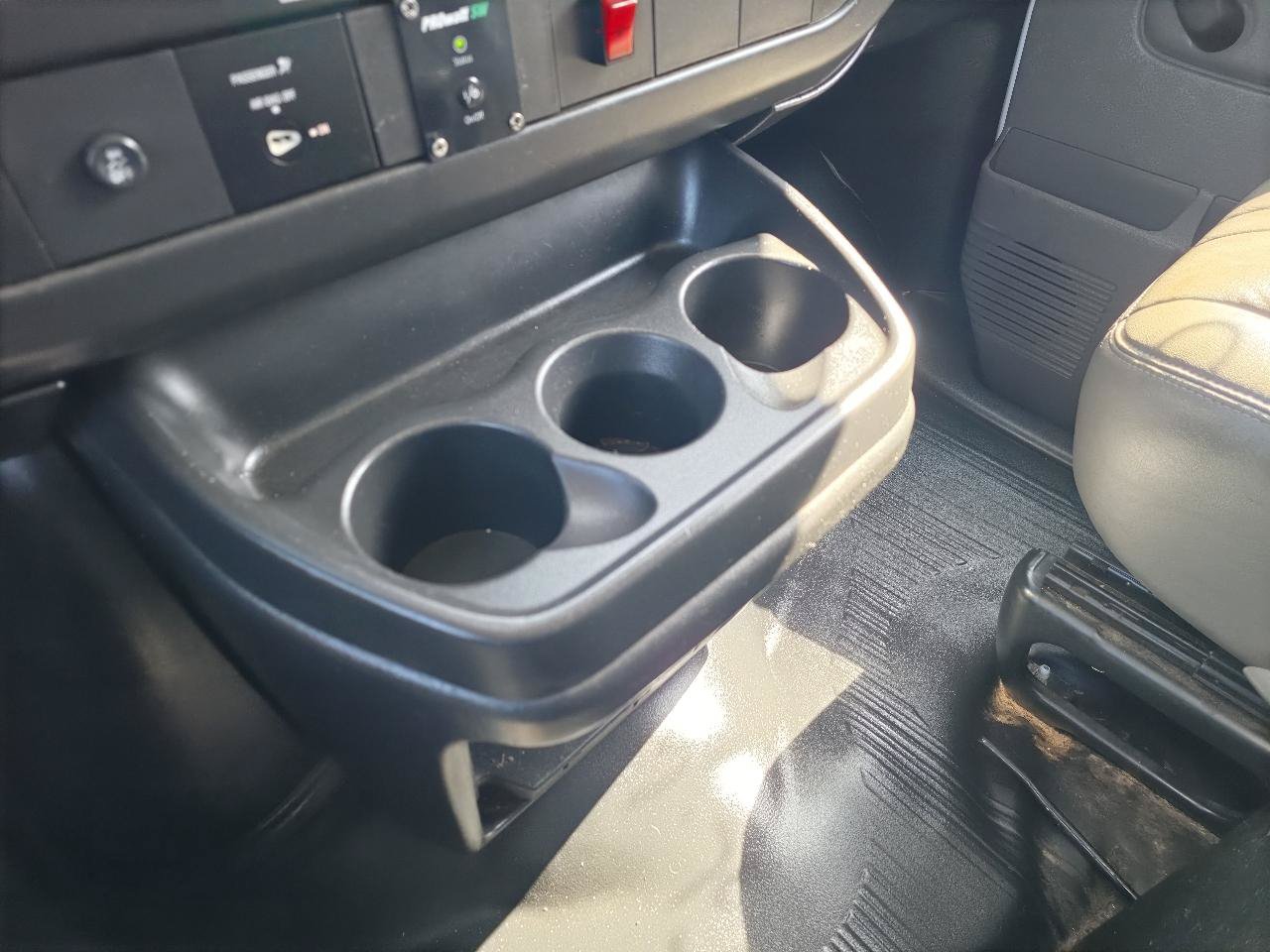 Used 2013 Chevrolet Express 2500 RWD image 28