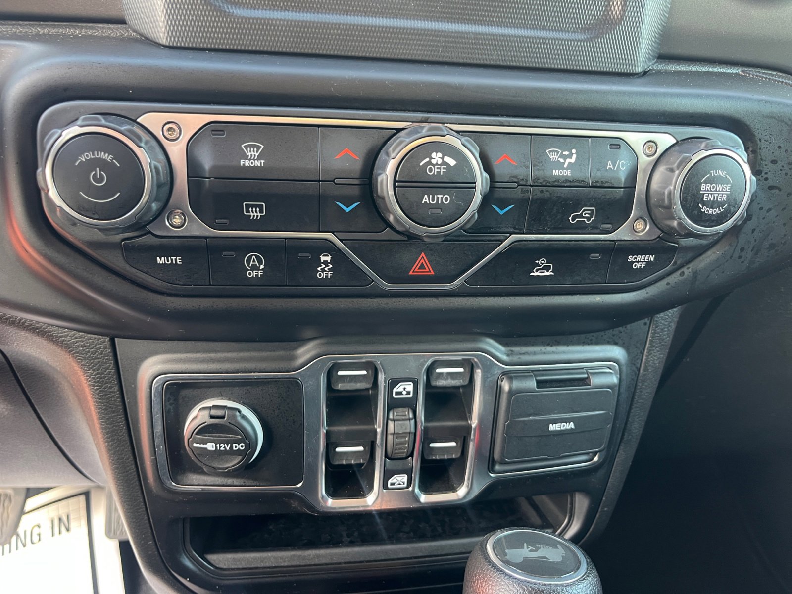 Certified 2023 Jeep Wrangler Sport S image 30