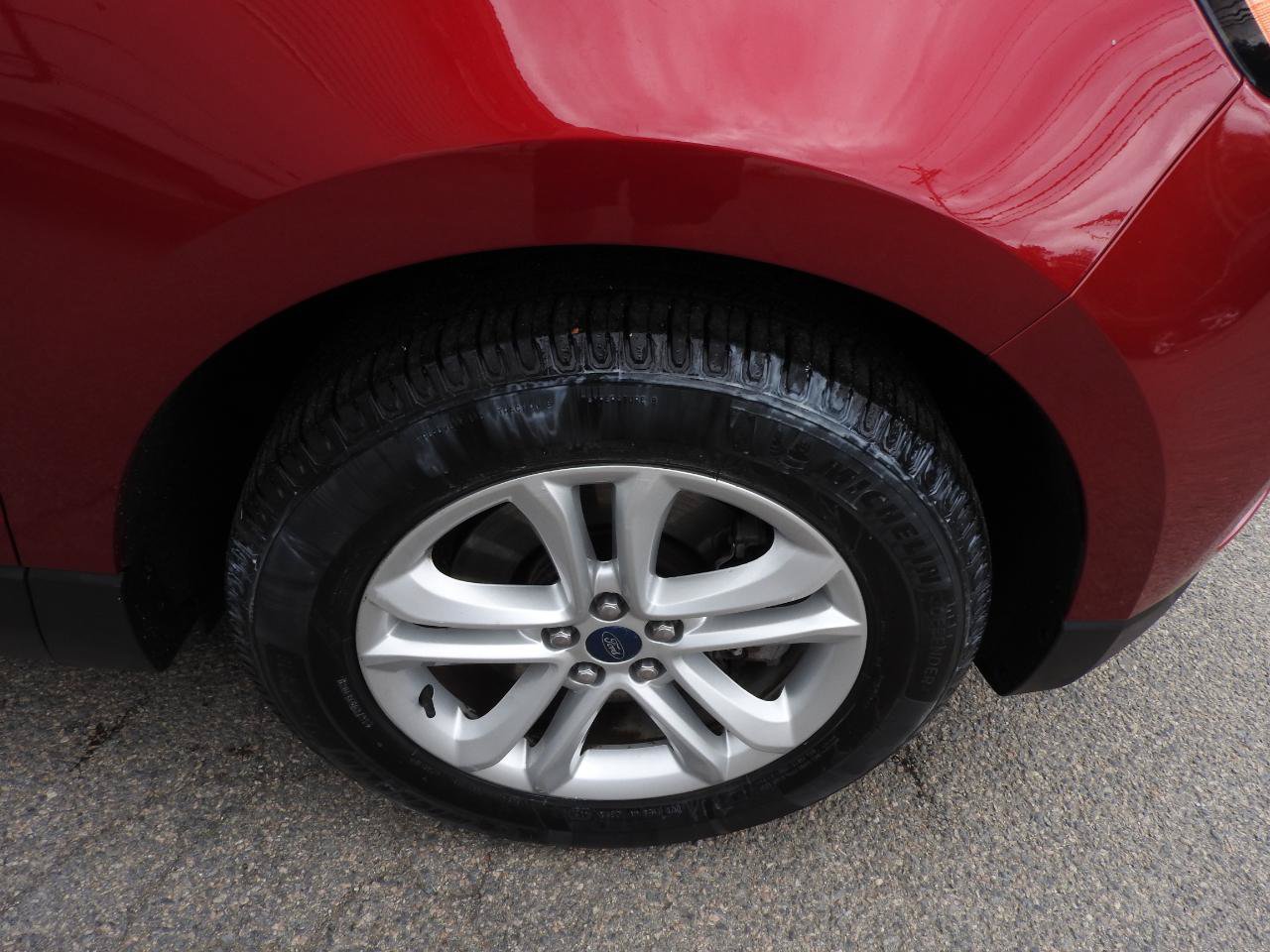 Used 2019 Ford Edge SEL w/ Equipment Group 201A AWD/4WD image 16