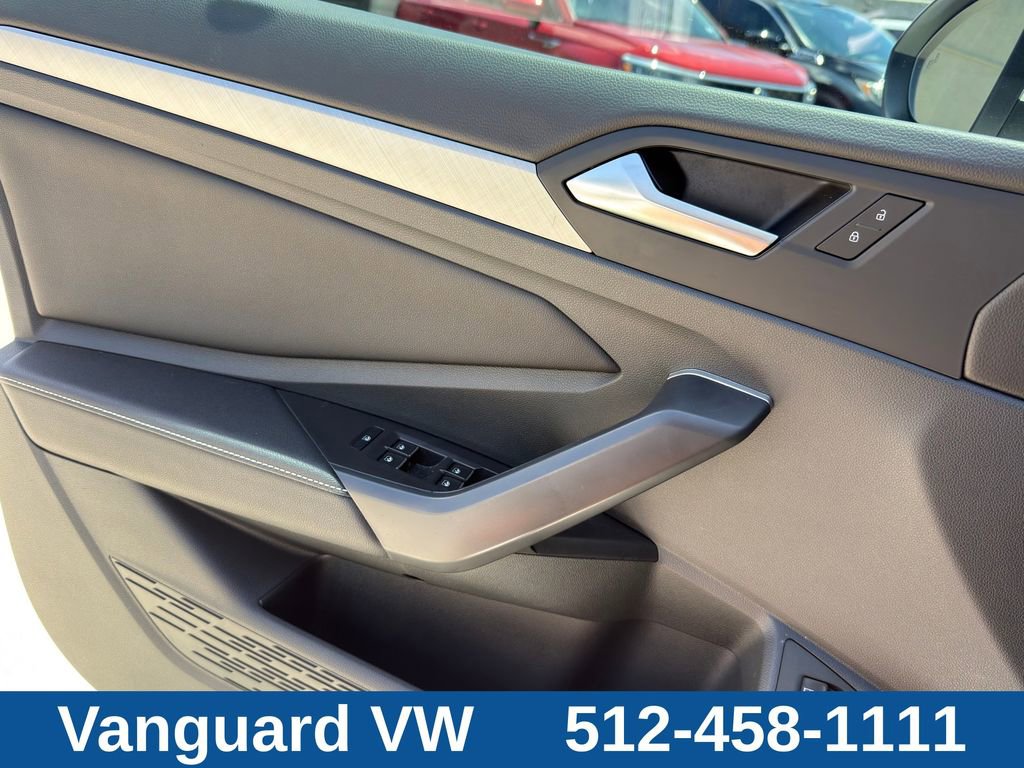 Used 2024 Volkswagen Jetta SE w/ Panoramic Sunroof Package FWD image 24