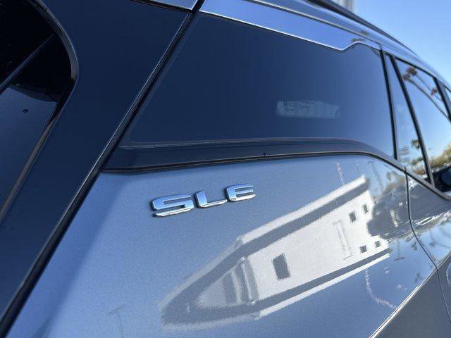 Used 2023 GMC Terrain SLE w/ Driver Convenience Package image 26