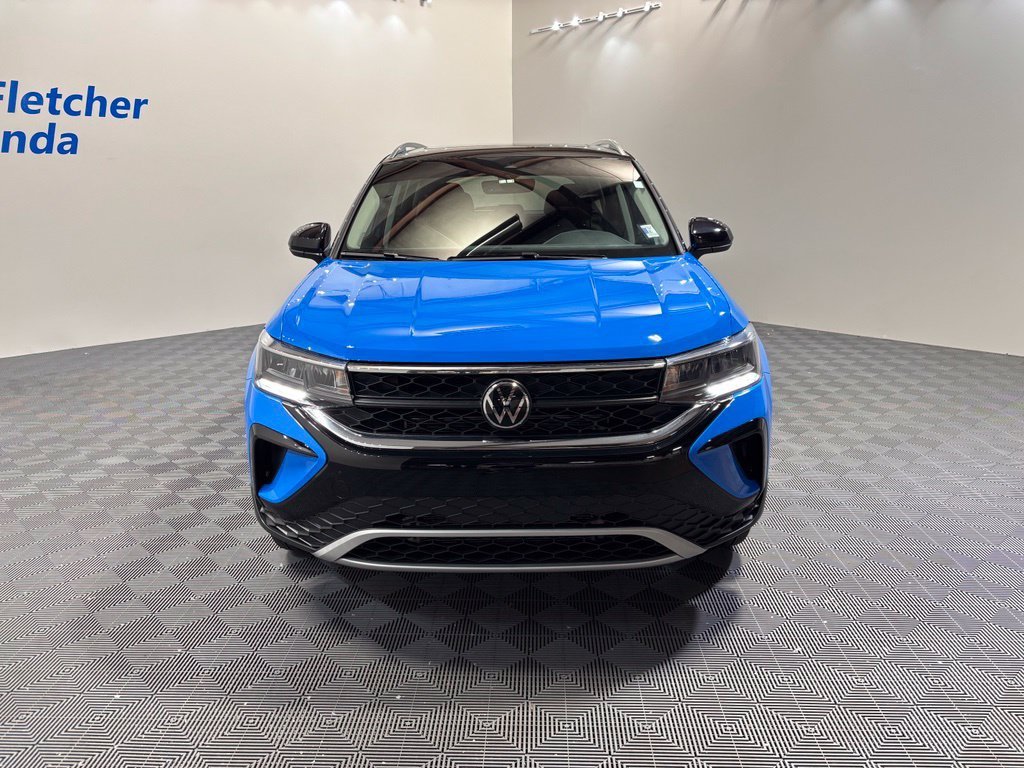 Used 2024 Volkswagen Taos SE w/ Panoramic Sunroof Package AWD/4WD image 8