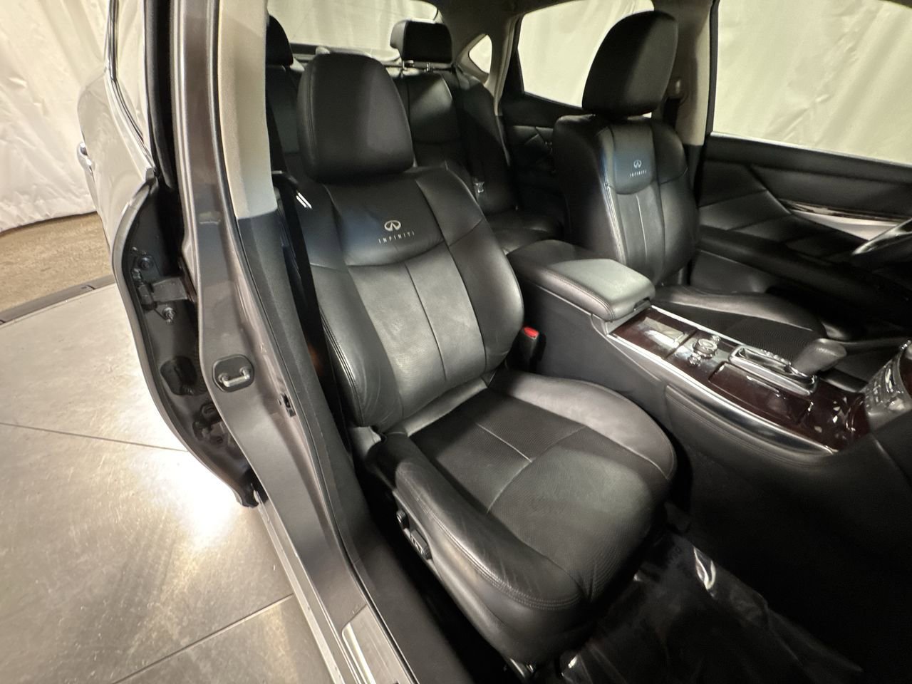 Used 2012 INFINITI M35 w/ Premium Pkg image 34