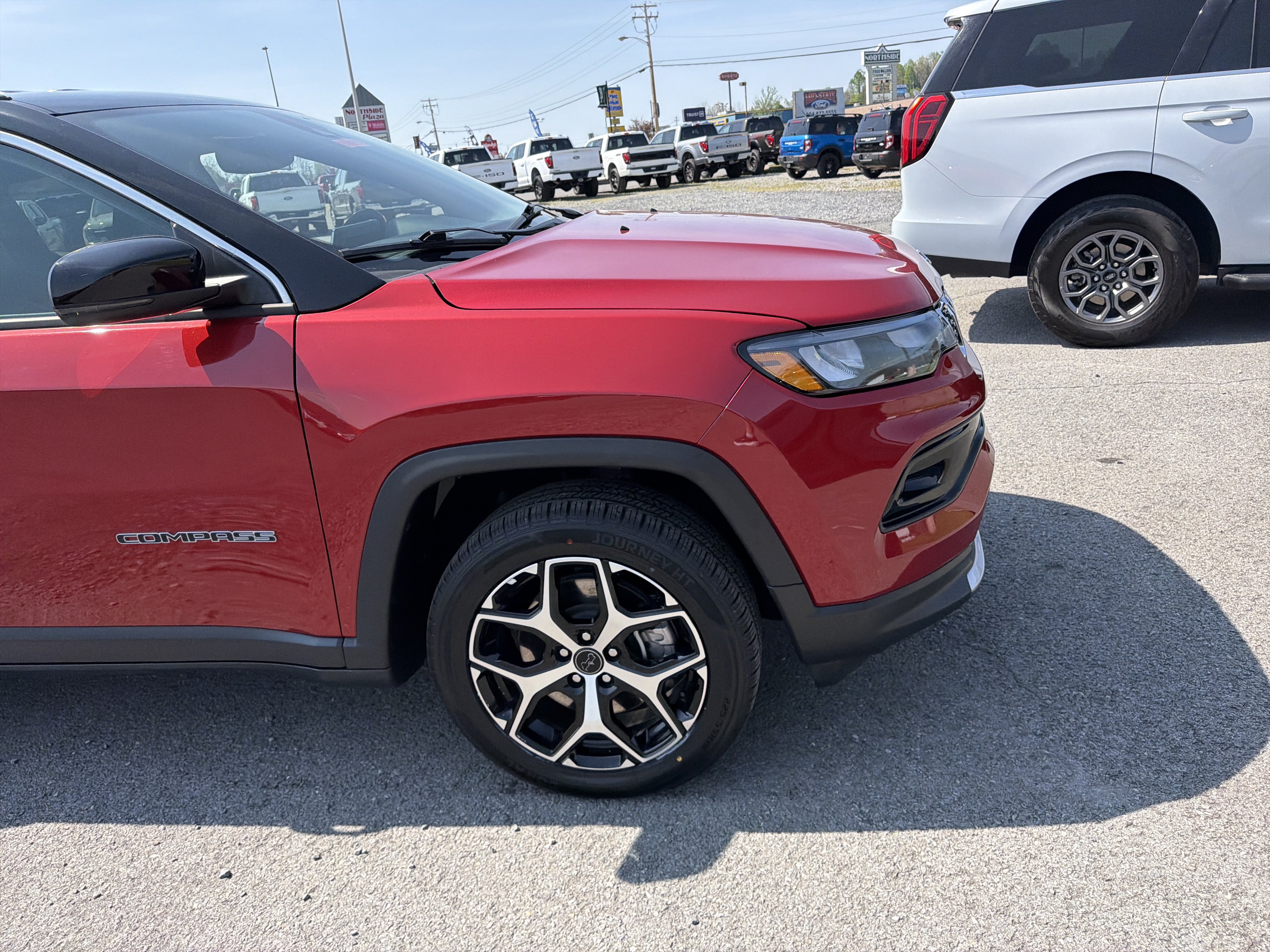 Used 2025 Jeep Compass Limited AWD/4WD image 4
