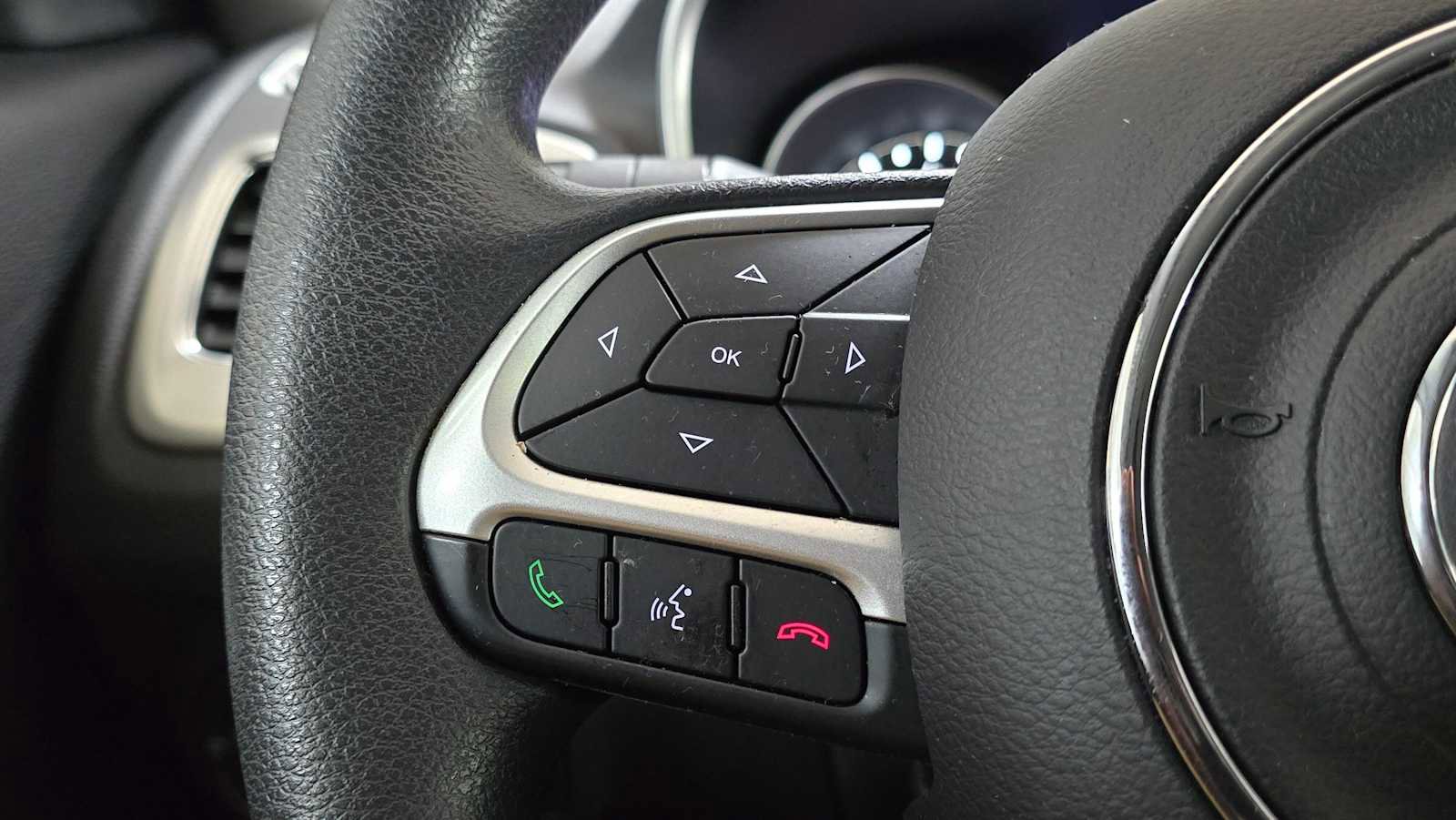 Used 2018 Jeep Compass Sport w/ Tech Group FWD image 36