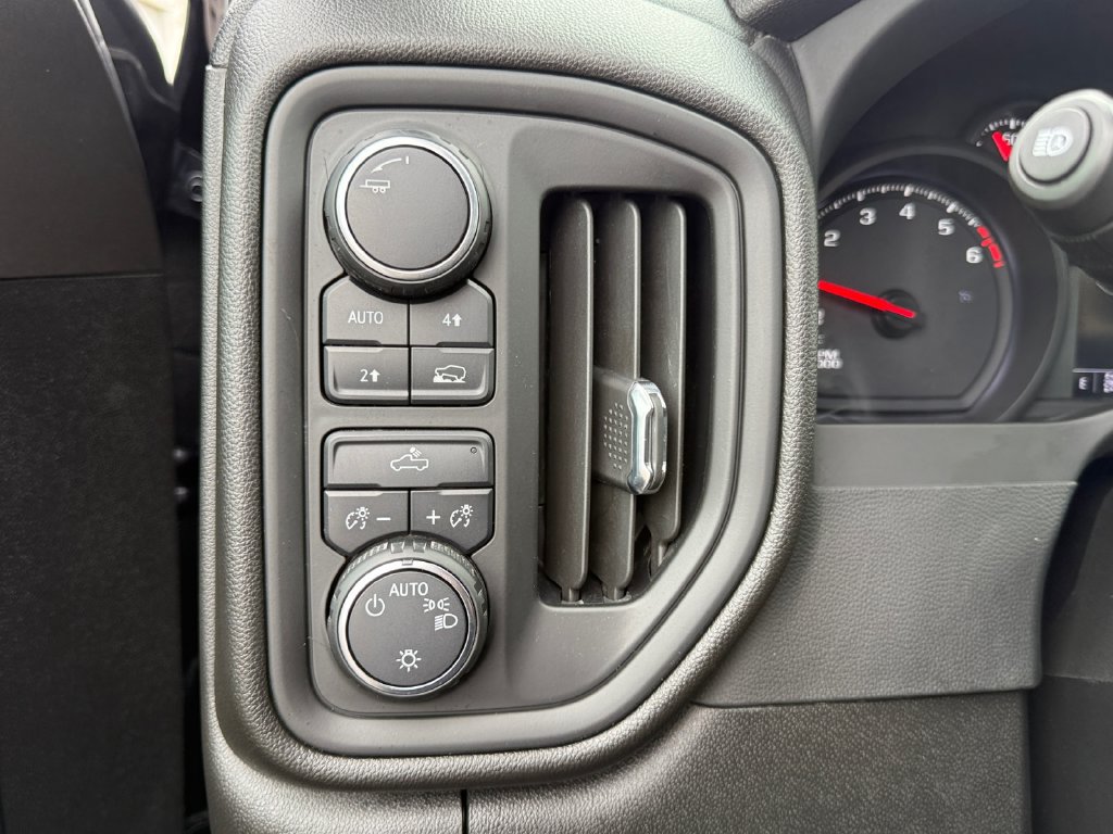 Used 2023 Chevrolet Silverado 1500 Custom AWD/4WD image 21