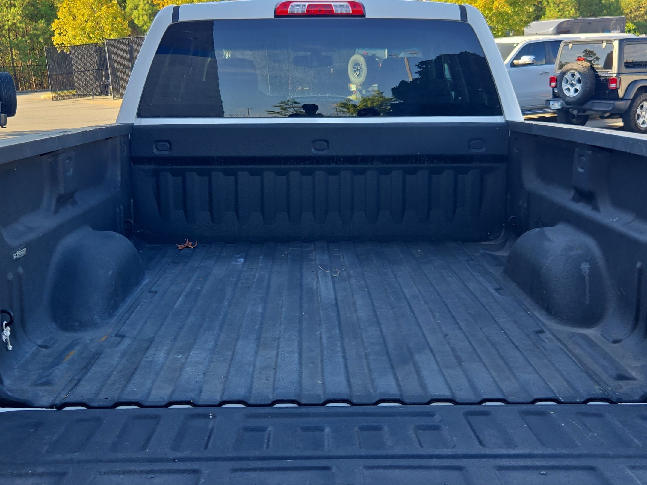 Used 2019 Chevrolet Silverado 1500 LT AWD/4WD image 18