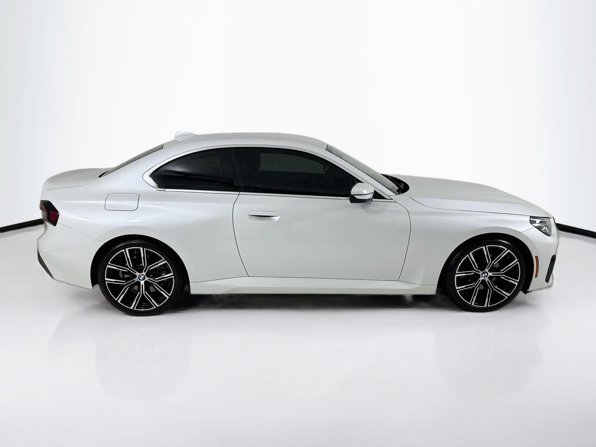 Used 2022 BMW 230i Coupe w/ Premium Package 2 RWD image 9