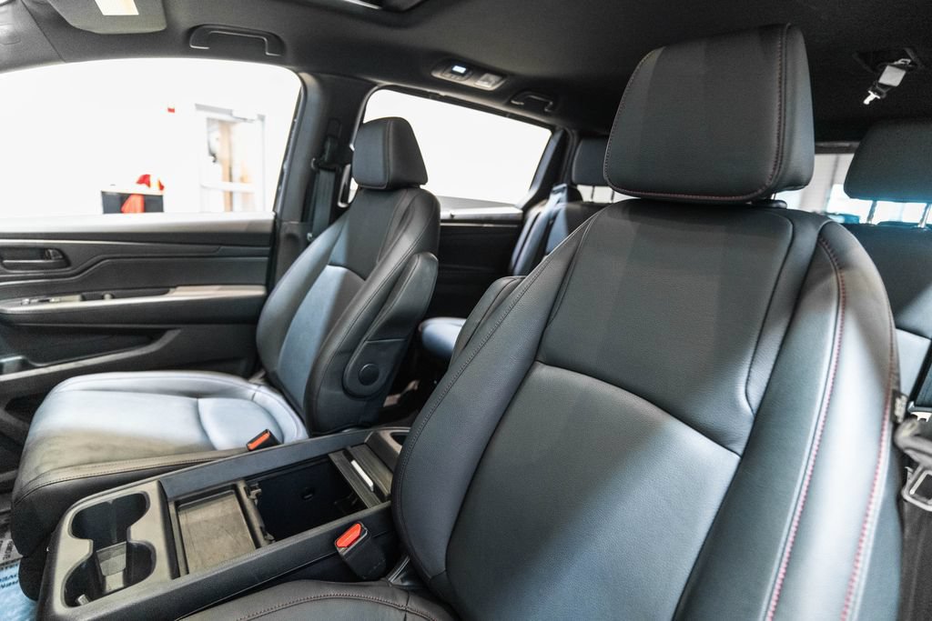 Used 2024 Honda Odyssey Sport image 6