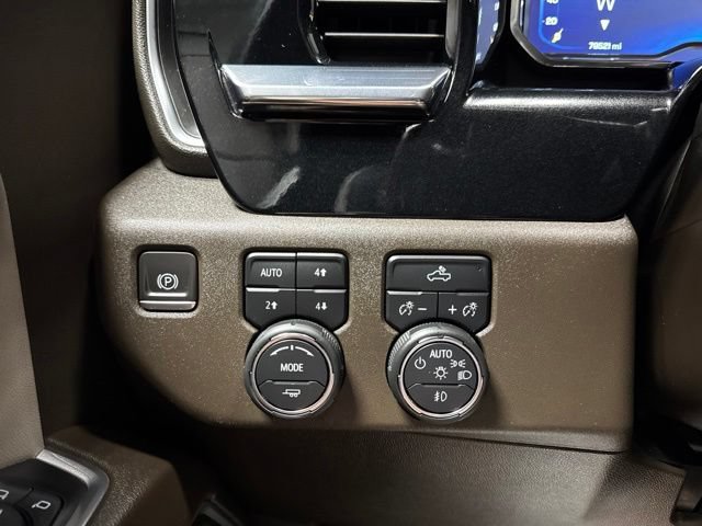 Used 2023 Chevrolet Silverado 1500 RST AWD/4WD image 10