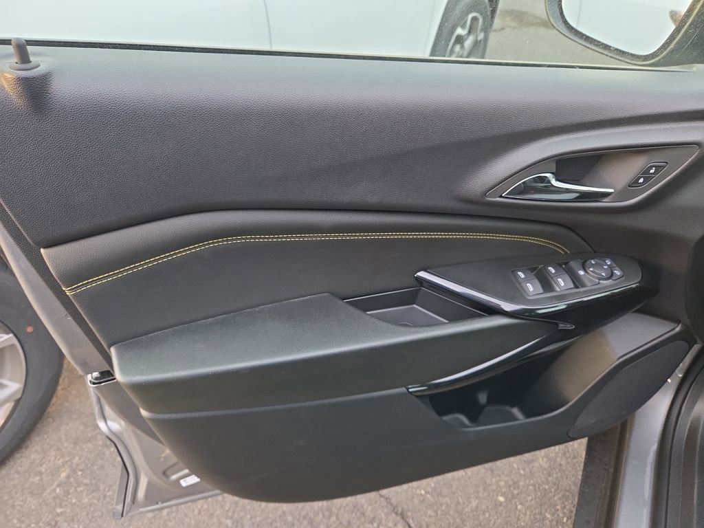 New 2025 Chevrolet Trax LT w/ LT Convenience Package image 29