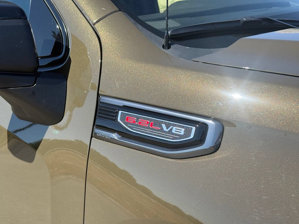 Used 2023 GMC Sierra 1500 AT4 w/ Technology Package AWD/4WD image 18
