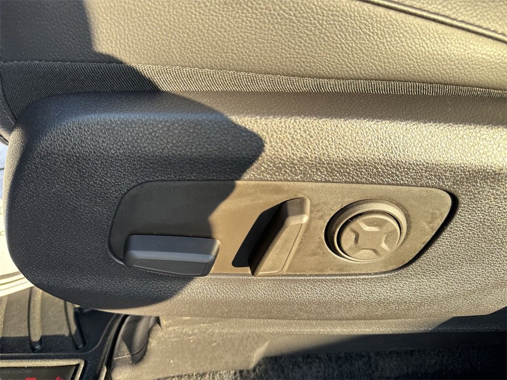 Used 2025 Kia Carnival SX Prestige image 18