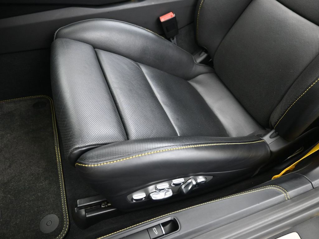 Used 2016 Porsche 911 Turbo image 22