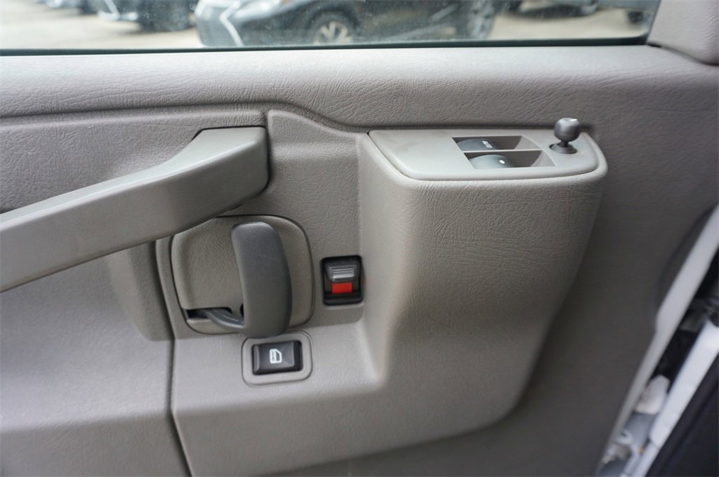 Used 2022 Chevrolet Express 2500 w/ Driver Convenience Package image 3
