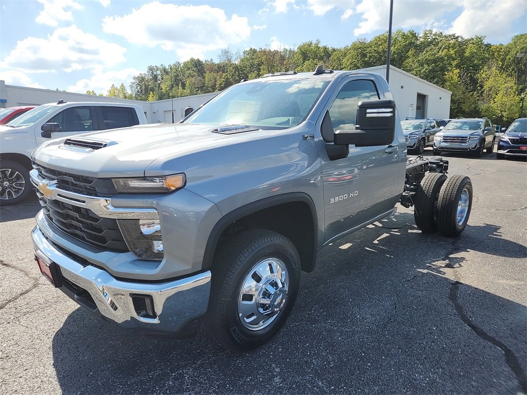 New 2026 Chevrolet Silverado 3500 LT w/ Convenience Package image 4