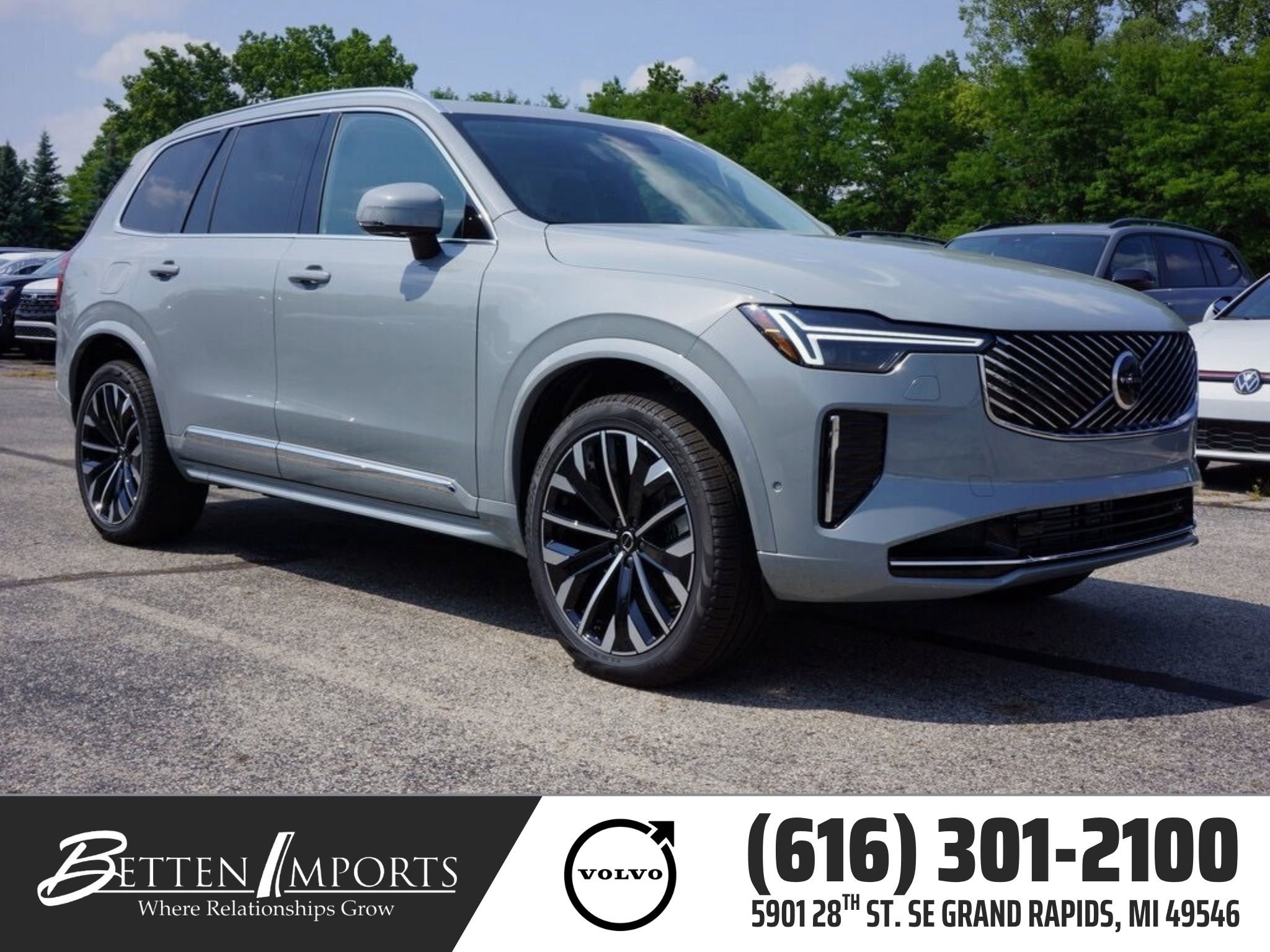 New 2026 Volvo XC90 T8 Plus image 1