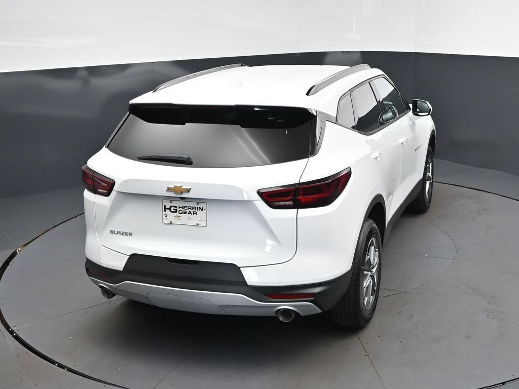 New 2026 Chevrolet Blazer LT w/ Convenience Package FWD image 34