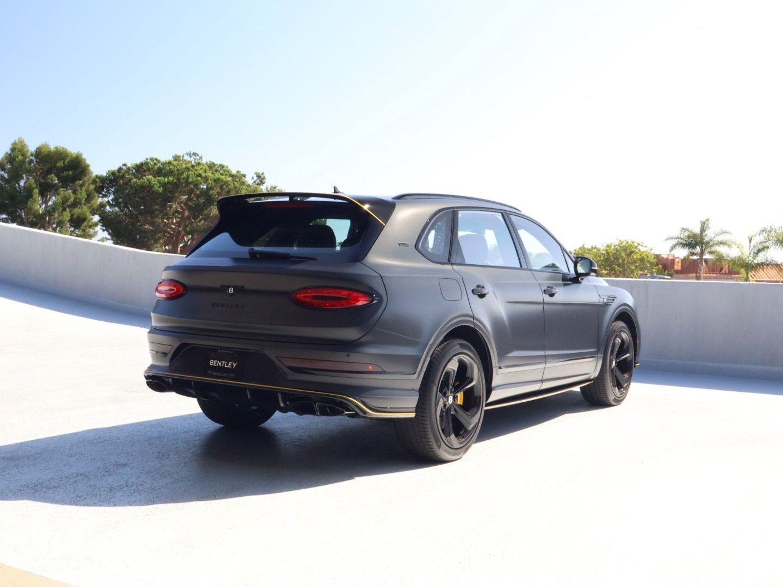 Certified 2025 Bentley Bentayga AWD/4WD image 12