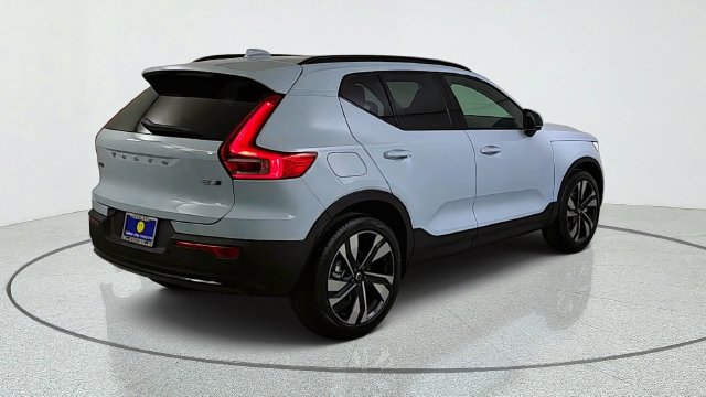 New 2026 Volvo XC40 B5 Plus w/ Climate Package AWD/4WD image 7