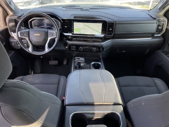 Used 2025 Chevrolet Silverado 1500 LT AWD/4WD image 11