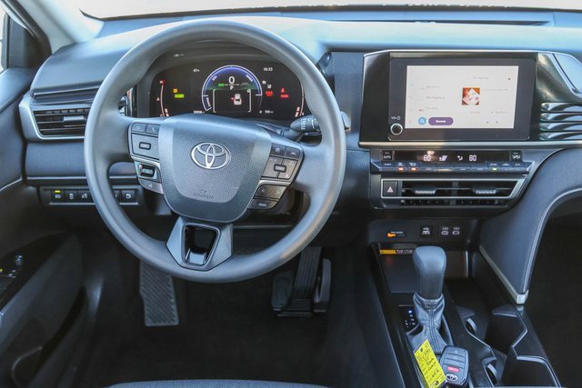 Used 2025 Toyota Camry LE image 18