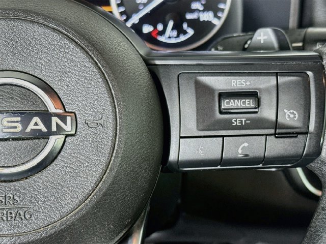 Used 2023 Nissan Rogue S FWD image 12