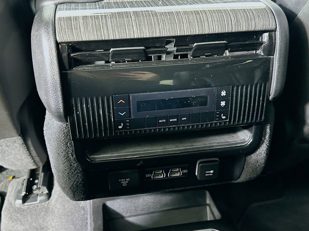 Used 2022 Jeep Wagoneer Series III w/ Premium Group I image 34