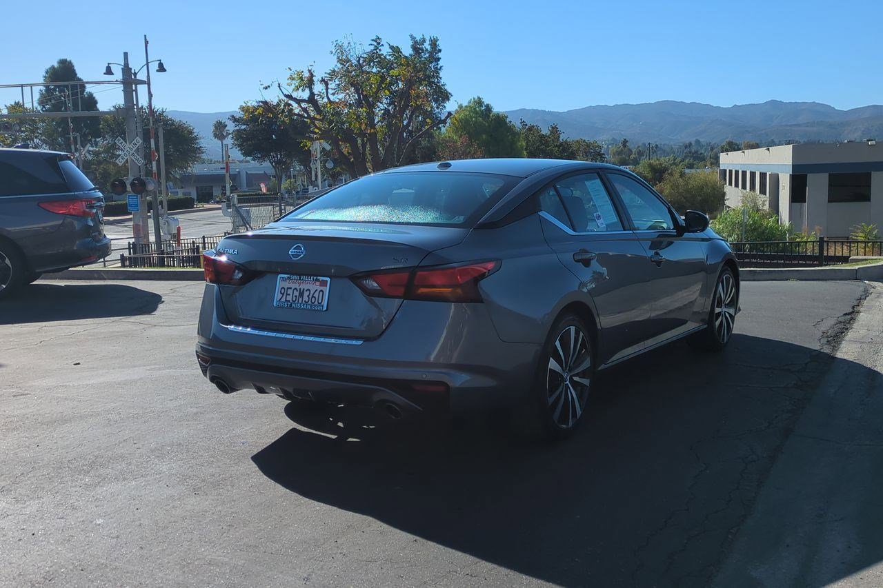 Certified 2022 Nissan Altima 2.5 SR image 6