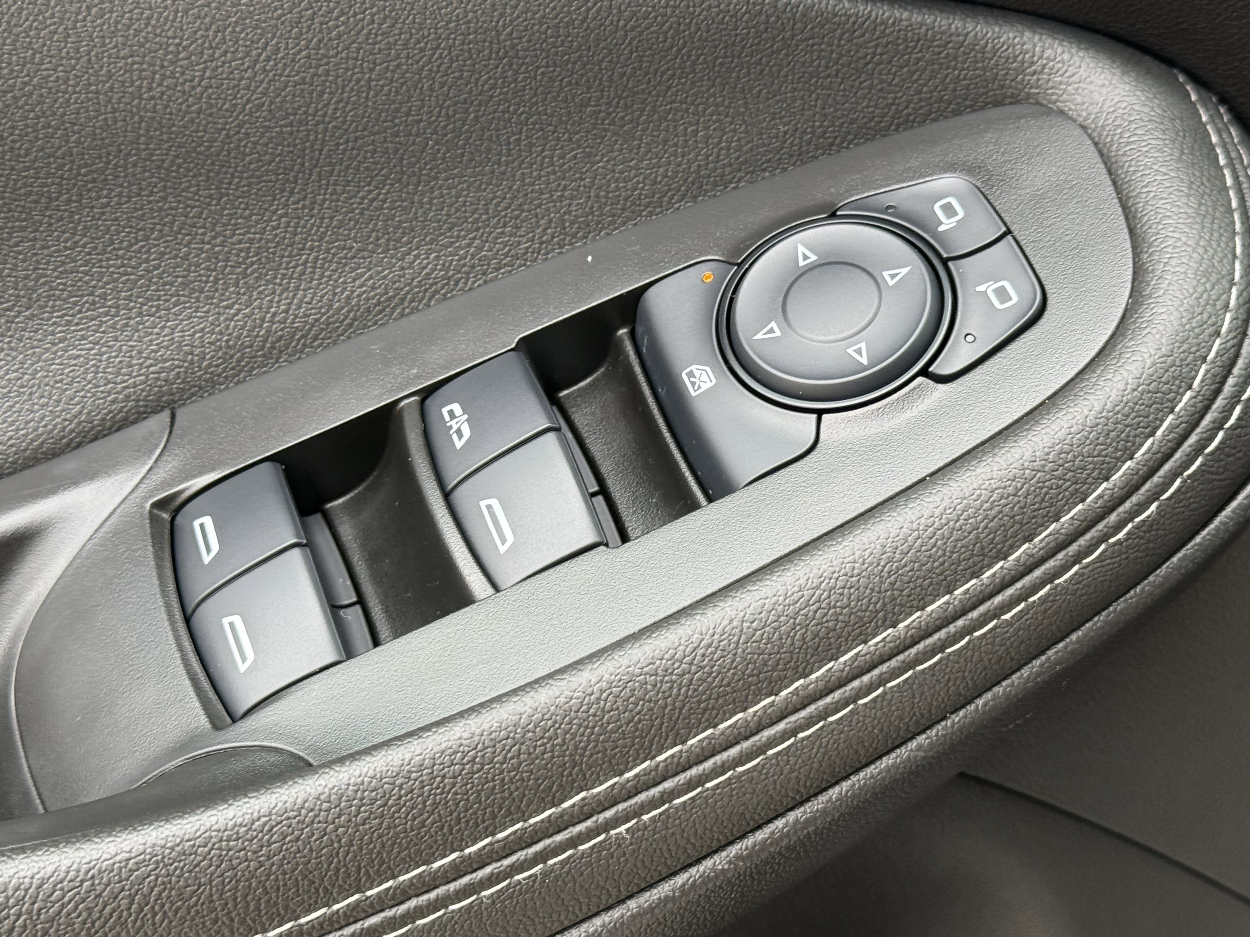 Used 2024 Buick Encore GX Sport Touring image 27